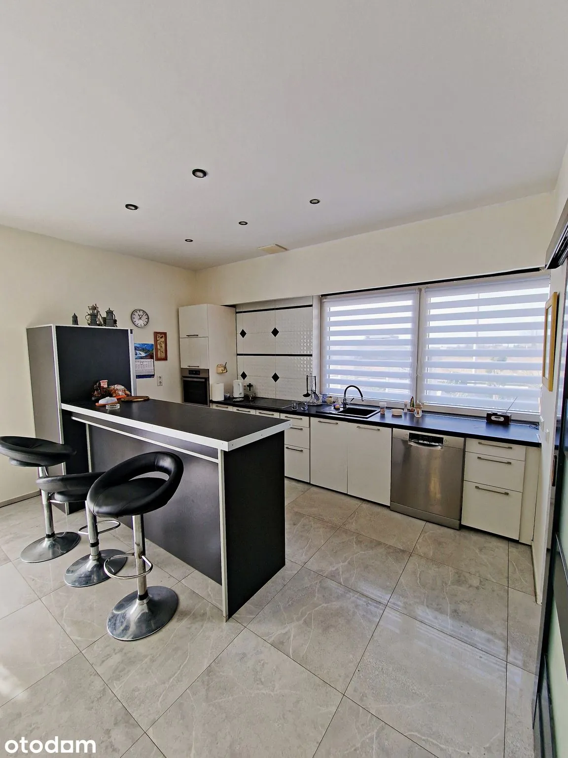 Nowoczesny dom parterowy z garażem, 176 m² — zdjęcie 5 z 12