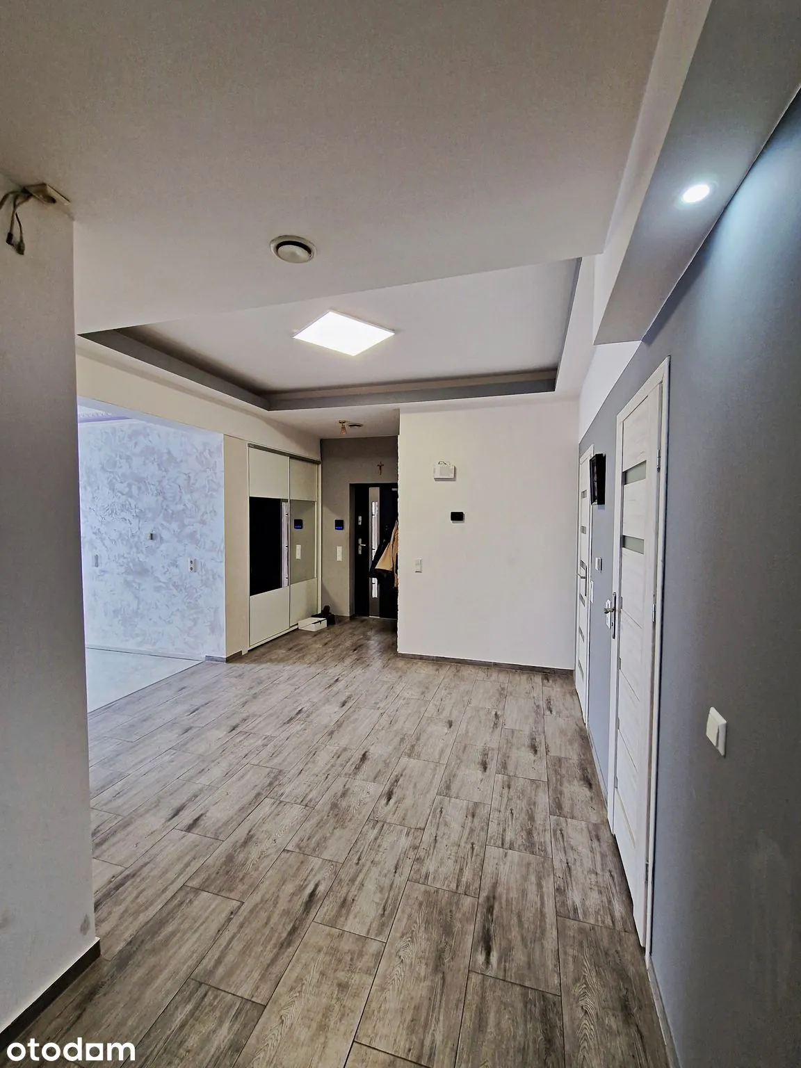 Nowoczesny dom parterowy z garażem, 176 m² — zdjęcie 8 z 12