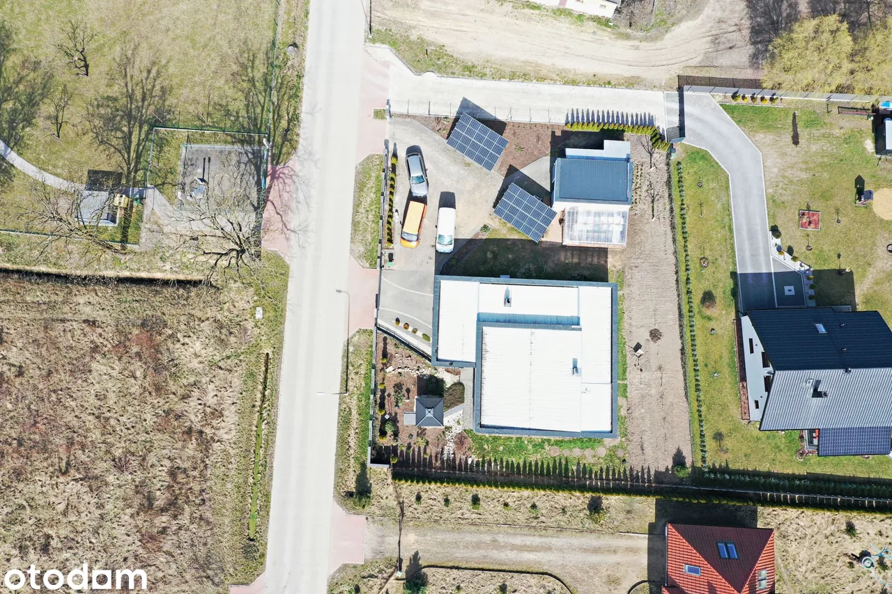 Nowoczesny dom parterowy z garażem, 176 m² — zdjęcie 9 z 12