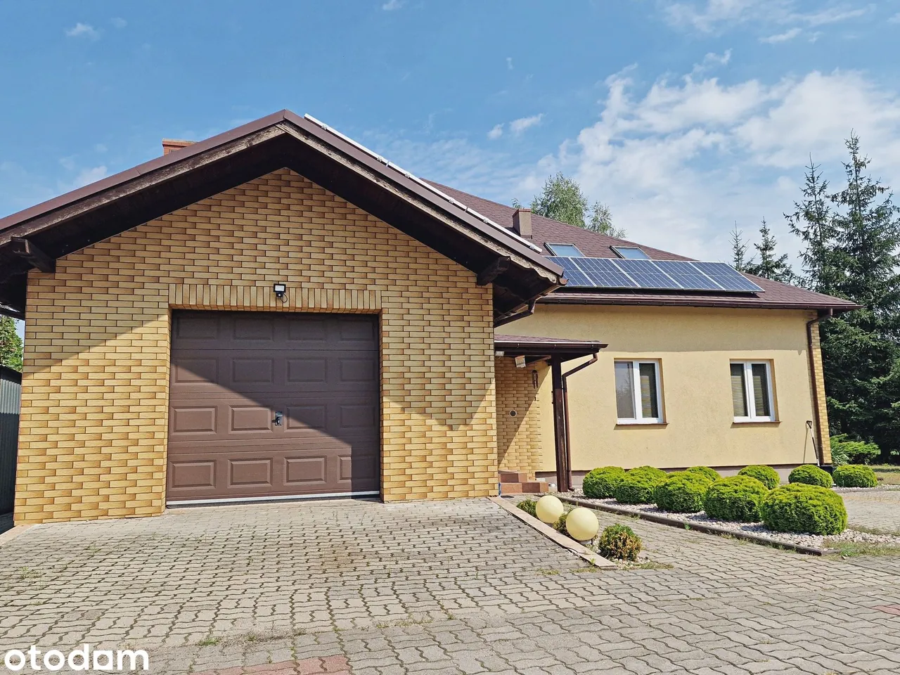 Przestronny dom z poddaszem, 240 m² — zdjęcie 2 z 11
