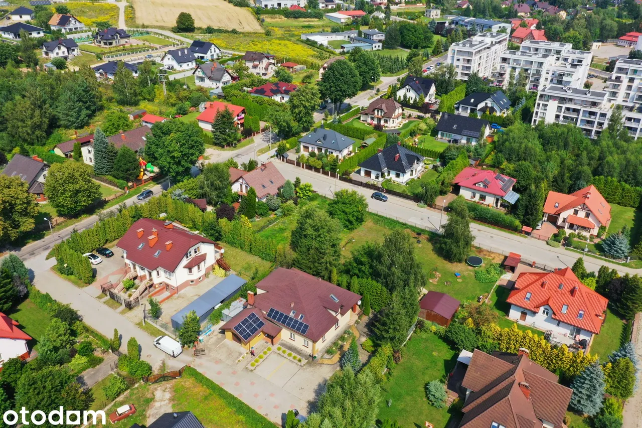 Przestronny dom z poddaszem, 240 m² — zdjęcie 10 z 11