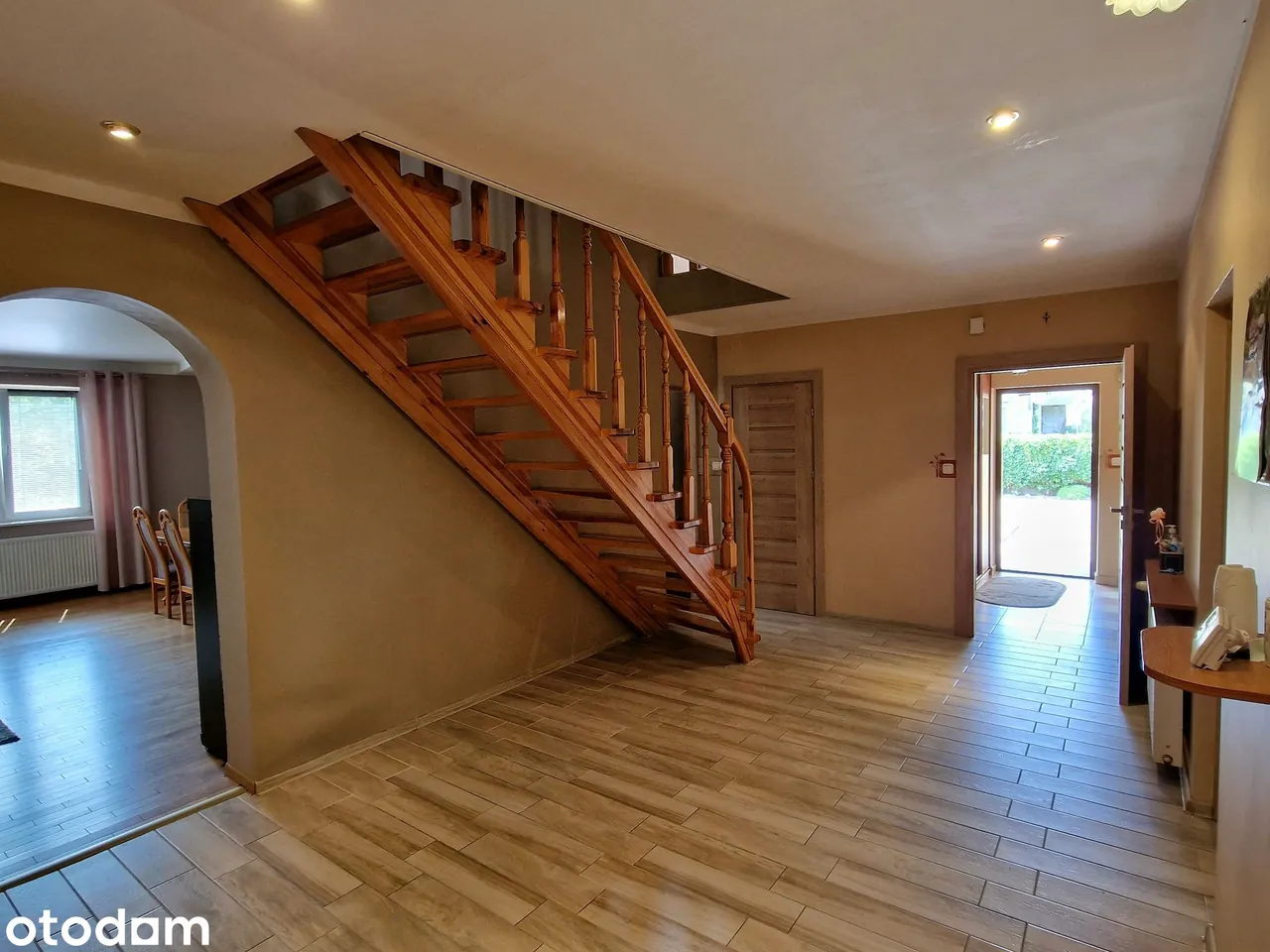 Przestronny dom z poddaszem, 240 m² — zdjęcie 5 z 11