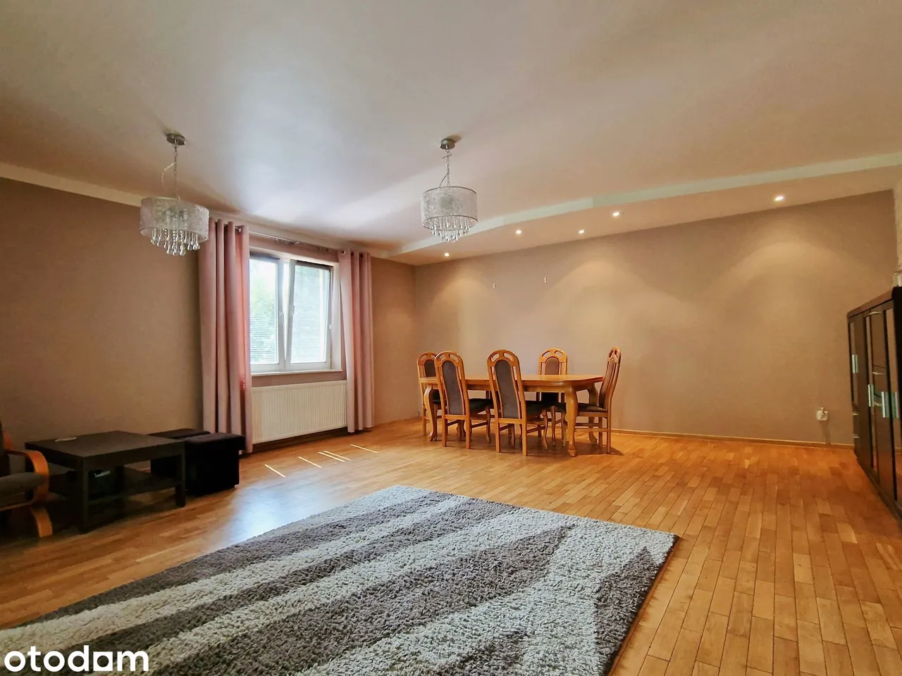 Przestronny dom z poddaszem, 240 m² — zdjęcie 6 z 11