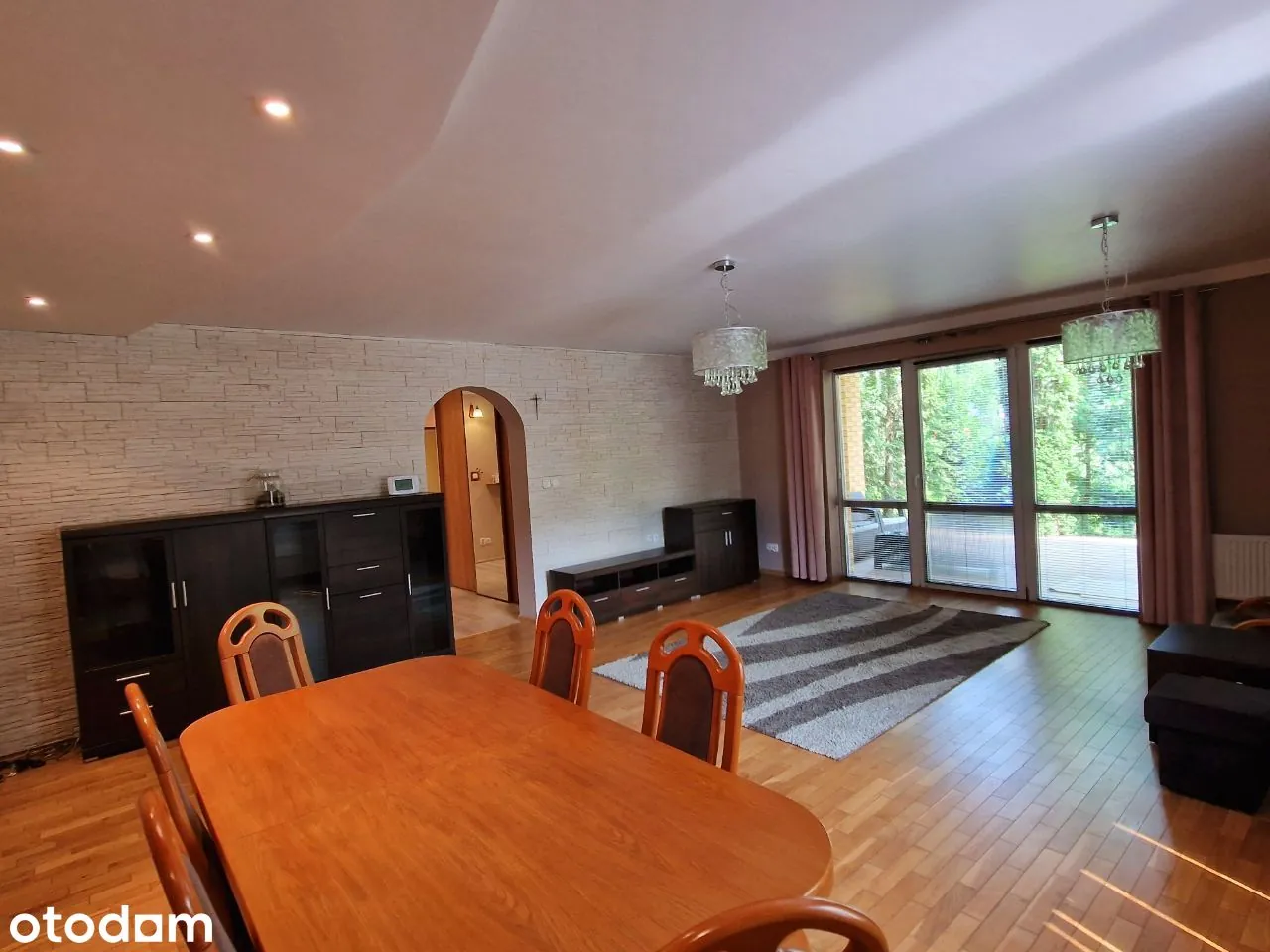 Przestronny dom z poddaszem, 240 m² — zdjęcie 7 z 11